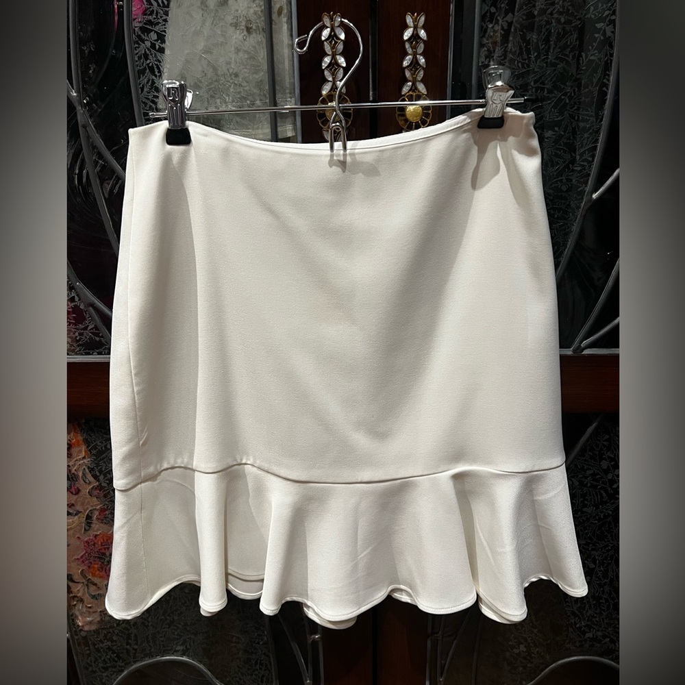 White House Black Market skirt with flounce